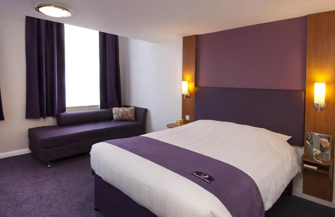 Premier Inn London Ealing-1
