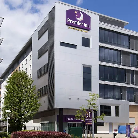 Premier Inn London Ealing-2